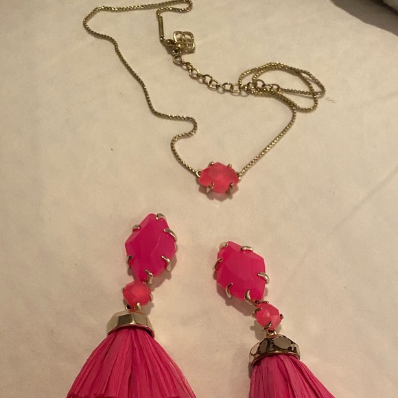 Kendra Scott Raffia Earrings and Matching Necklace. - Picture 4 of 4
